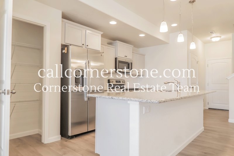 1092 Petra Heights property image