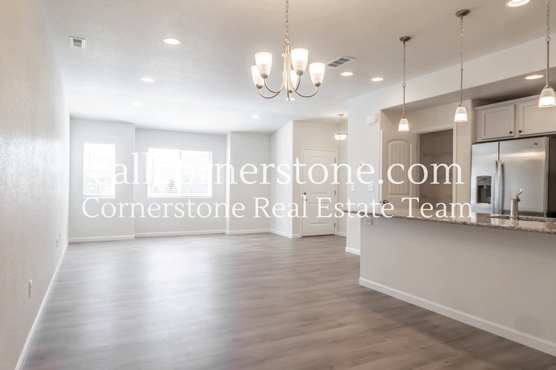 1092 Petra Heights property image