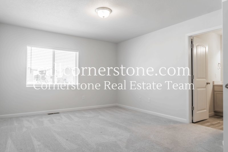 1092 Petra Heights property image