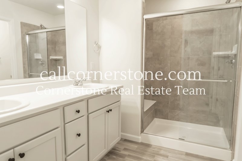 1092 Petra Heights property image