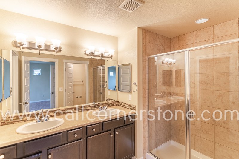 1322 Antrim Loop property image