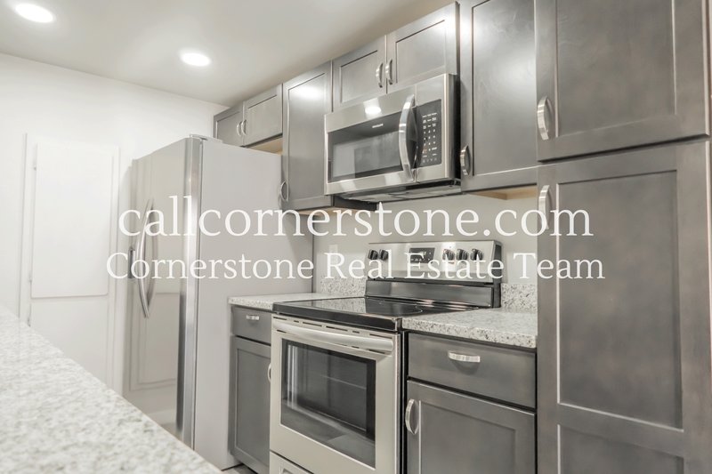 4877 Bluestem Drive property image