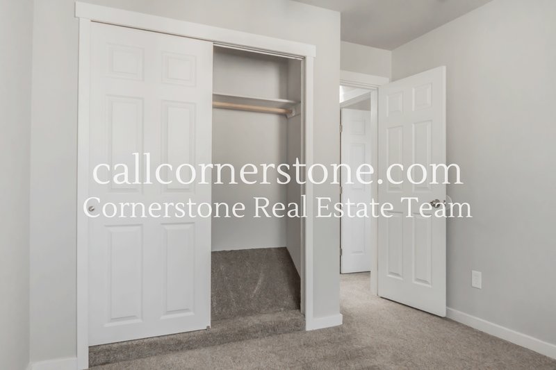 4877 Bluestem Drive property image