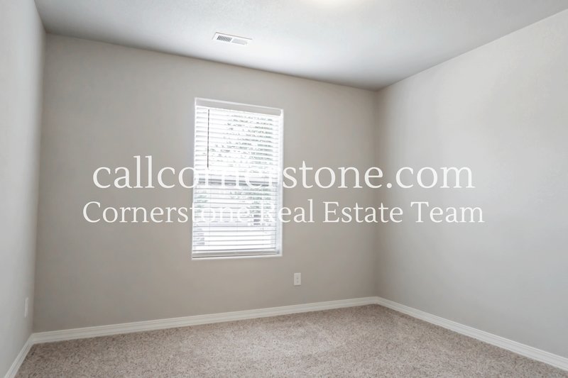10738 Traders Parkway property image