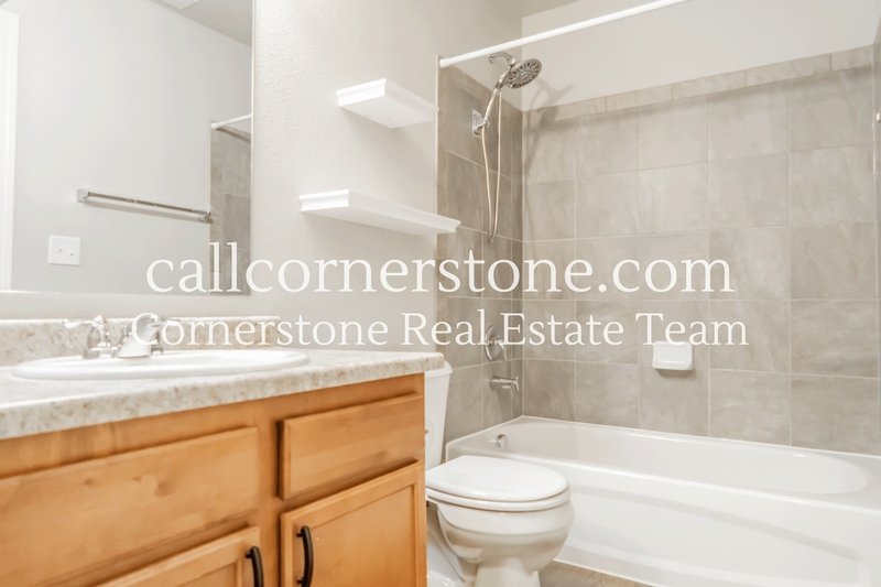 10738 Traders Parkway property image