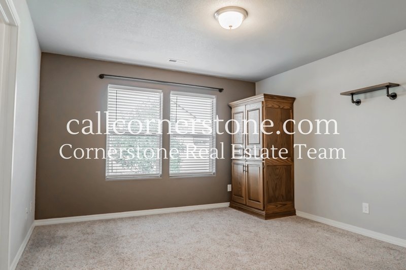 10738 Traders Parkway property image