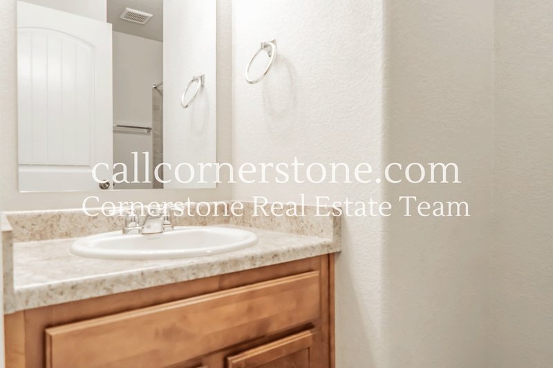 10738 Traders Parkway property image