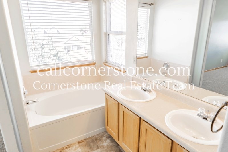 5312 Luster Drive property image